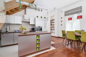 Krakow Two-storey Apartment by Renters