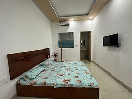 OYO 1191 Happy Motel