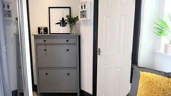 Rugby - Apartment - Sleeps 4 - Parking