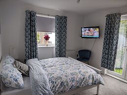 Rugby - Apartment - Sleeps 4 - Parking