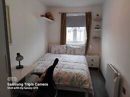 Rugby - Apartment - Sleeps 4 - Parking