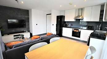 Rugby - Apartment - Sleeps 4 - Parking