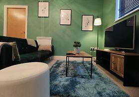 Stunning 2-bed Serviced Apartment in Swindon