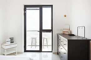 SeaPark Luxury Apartments