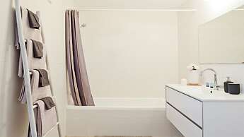 SeaPark Luxury Apartments