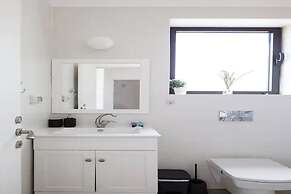 SeaPark Luxury Apartments