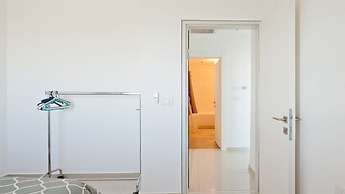 SeaPark Luxury Apartments