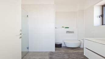 SeaPark Luxury Apartments