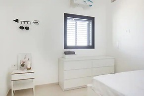 SeaPark Luxury Apartments