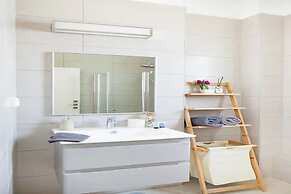 SeaPark Luxury Apartments