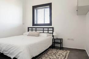 SeaPark Luxury Apartments