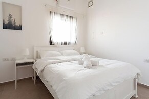 SeaPark Luxury Apartments