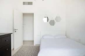 SeaPark Luxury Apartments