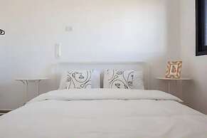 SeaPark Luxury Apartments