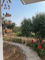 Gorgeous White Marsis Apartment in Paros