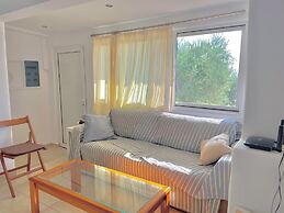 Gorgeous White Marsis Apartment in Paros