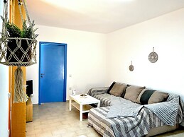 Amazing Blue Marsis Apartment in Paros