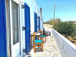 Amazing Blue Marsis Apartment in Paros