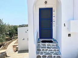 Amazing Blue Marsis Apartment in Paros