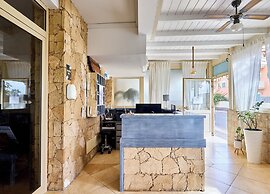 Branco Suites