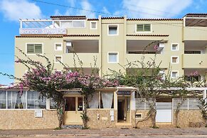 Branco Suites