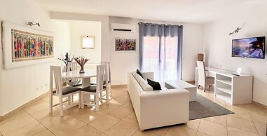 Branco Suites