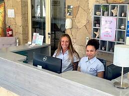 Branco Suites