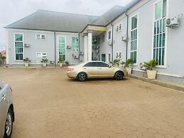 Eleventh House Hotel