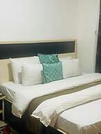 Eleventh House Hotel