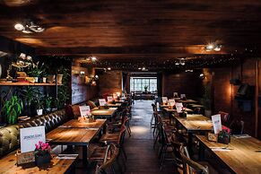 Newton Hall Courtyard Rooms