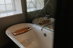 Newton Hall Courtyard Rooms