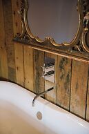 Newton Hall Courtyard Rooms