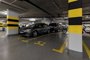 Modern Zoliborz Apartment by Renters