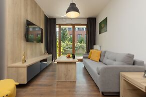 Modern Zoliborz Apartment by Renters