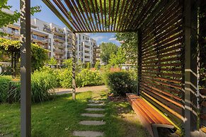 Modern Zoliborz Apartment by Renters