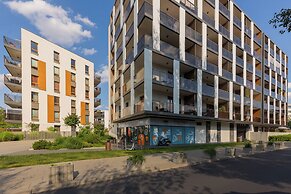 Modern Zoliborz Apartment by Renters