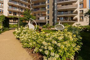 Modern Zoliborz Apartment by Renters