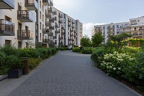 Modern Zoliborz Apartment by Renters