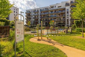 Modern Zoliborz Apartment by Renters