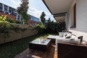 Modern Zoliborz Apartment by Renters