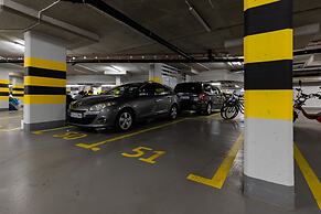 Modern Zoliborz Apartment by Renters