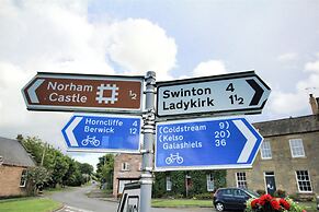 Sleeps 8 - Norham Berwick - Dog Friendly - Quiet