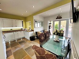 Sleeps 8 - Norham Berwick - Dog Friendly - Quiet