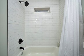 Indy House of Music - Fountain Square