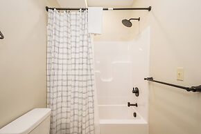Longview Lodge by Taylor Made Deep Creek