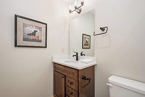 Longview Lodge by Taylor Made Deep Creek