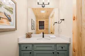 Longview Lodge by Taylor Made Deep Creek