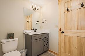 Longview Lodge by Taylor Made Deep Creek