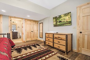 Longview Lodge by Taylor Made Deep Creek