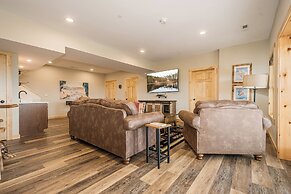 Longview Lodge by Taylor Made Deep Creek